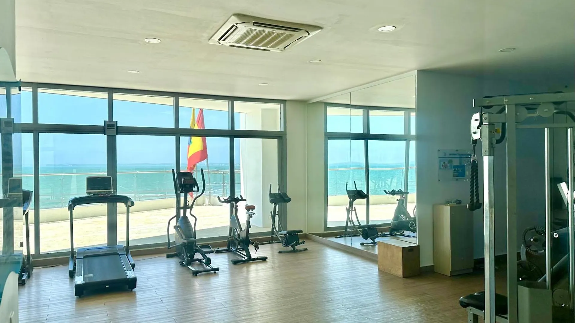 Ocean Views Next To The Old City Cartagena Apartment