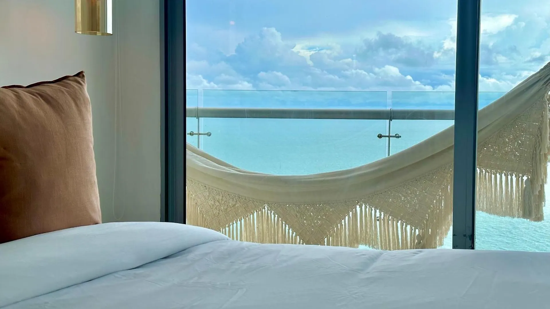 Ocean Views Next To The Old City Cartagena Apartment